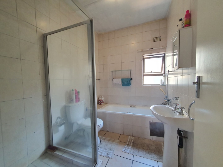 2 Bedroom Property for Sale in Lonehill Gauteng