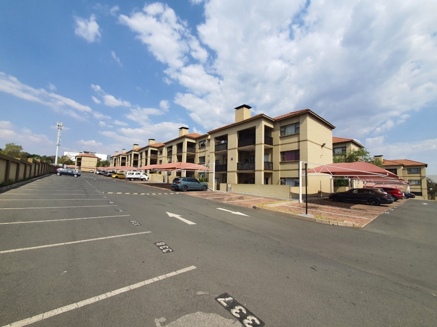 2 Bedroom Property for Sale in Lonehill Gauteng
