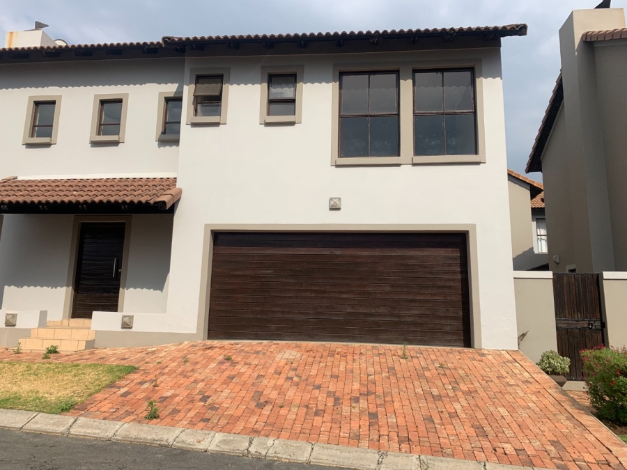 To Let 2 Bedroom Property for Rent in Fourways Gauteng