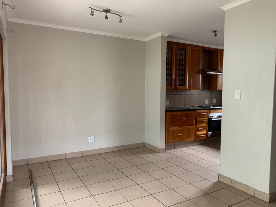To Let 2 Bedroom Property for Rent in Fourways Gauteng