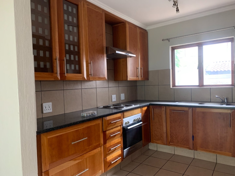 To Let 2 Bedroom Property for Rent in Fourways Gauteng