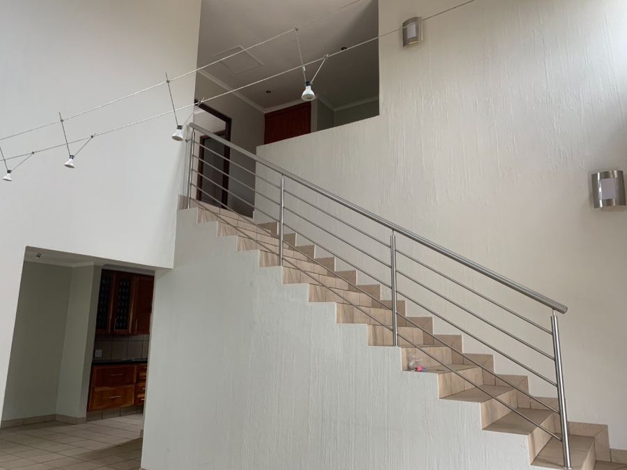 To Let 2 Bedroom Property for Rent in Fourways Gauteng