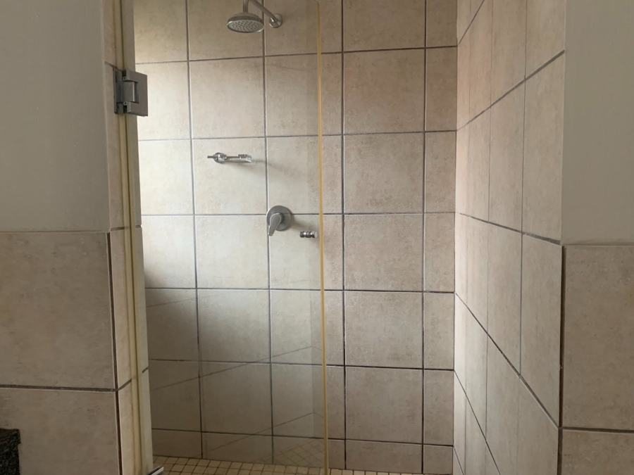 To Let 2 Bedroom Property for Rent in Fourways Gauteng