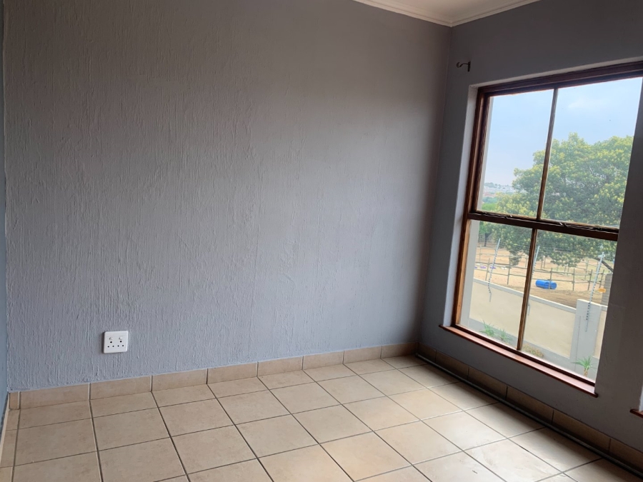 To Let 2 Bedroom Property for Rent in Fourways Gauteng