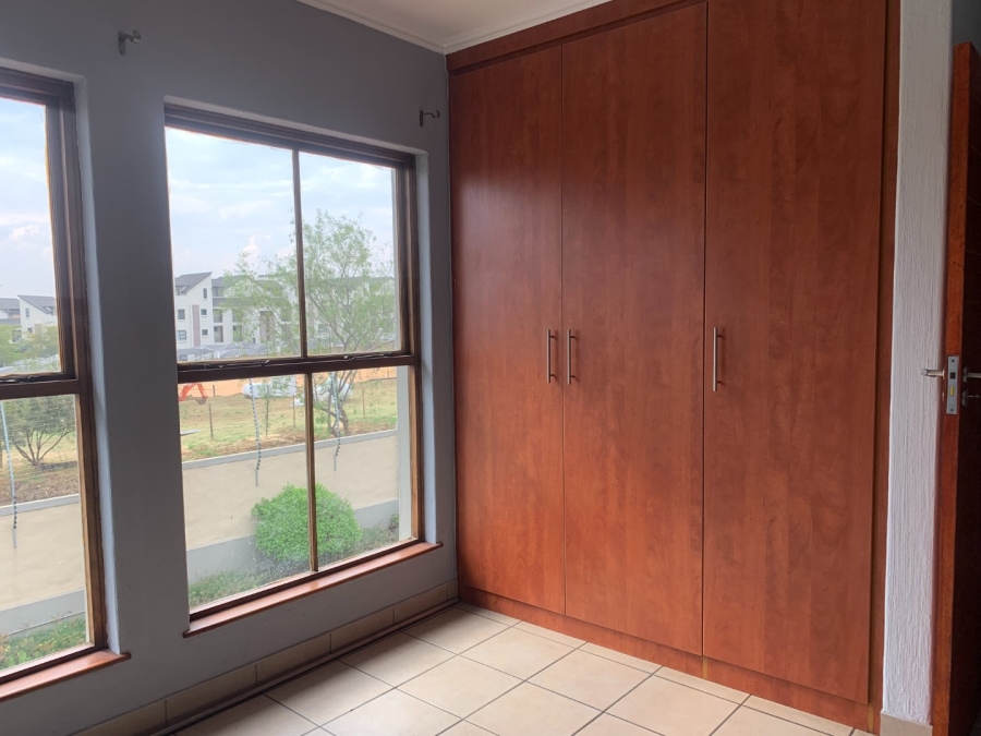 To Let 2 Bedroom Property for Rent in Fourways Gauteng