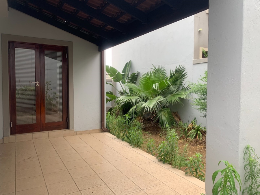 To Let 2 Bedroom Property for Rent in Fourways Gauteng