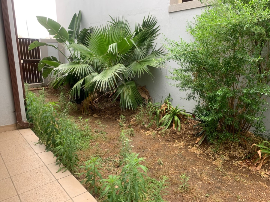 To Let 2 Bedroom Property for Rent in Fourways Gauteng