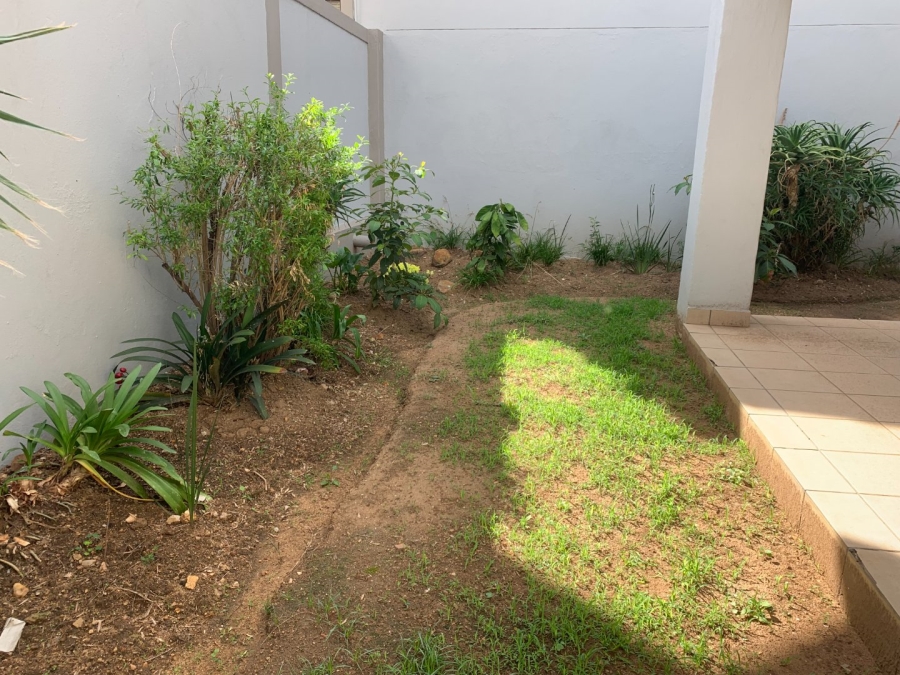 To Let 2 Bedroom Property for Rent in Fourways Gauteng