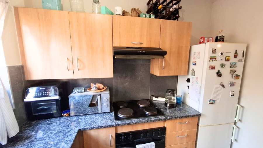 2 Bedroom Property for Sale in Noordwyk Gauteng