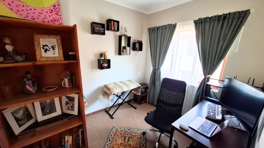 2 Bedroom Property for Sale in Noordwyk Gauteng