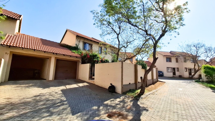 2 Bedroom Property for Sale in Noordwyk Gauteng