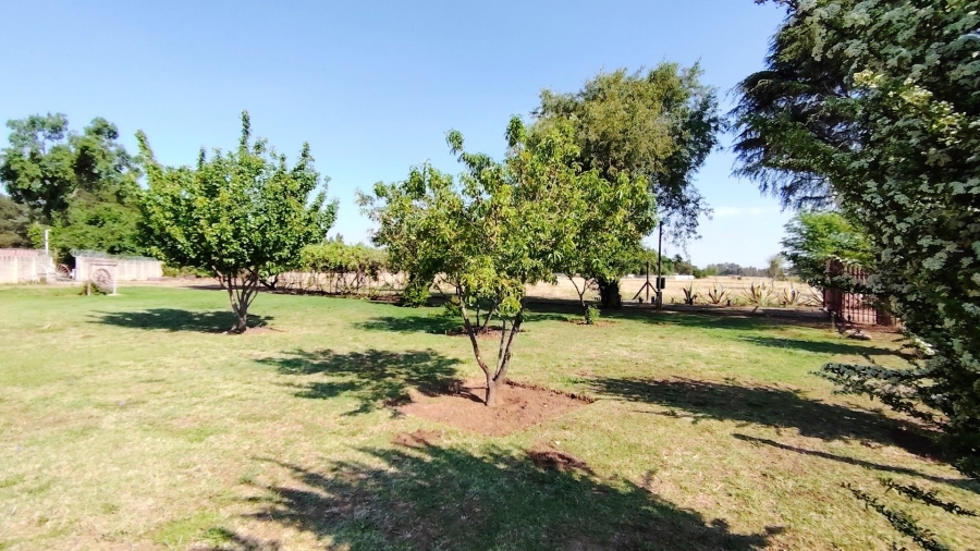 Commercial Property for Sale in Buyscelia Gauteng