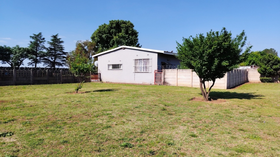 Commercial Property for Sale in Buyscelia Gauteng