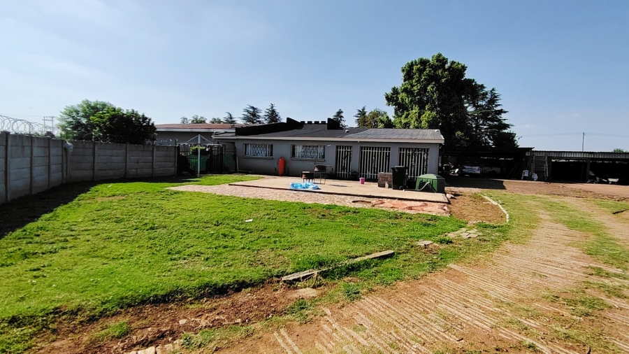 Commercial Property for Sale in Buyscelia Gauteng