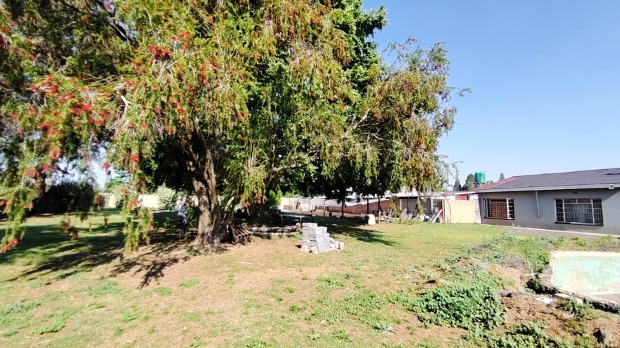 Commercial Property for Sale in Buyscelia Gauteng