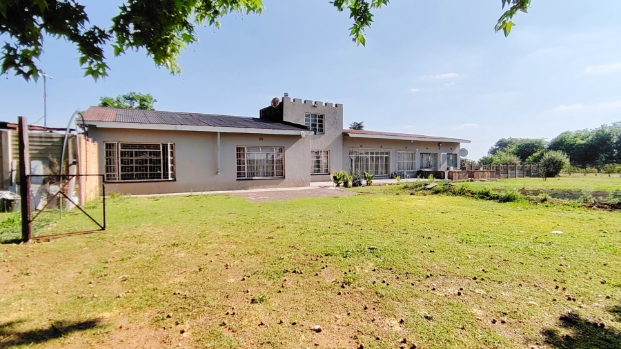 Commercial Property for Sale in Buyscelia Gauteng