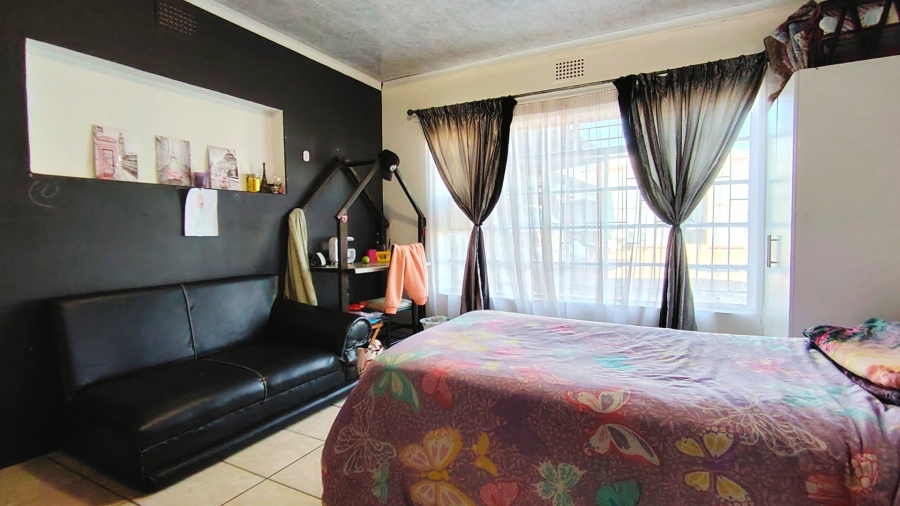 Commercial Property for Sale in Buyscelia Gauteng