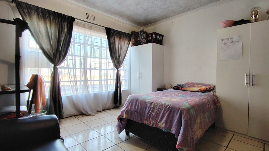 Commercial Property for Sale in Buyscelia Gauteng
