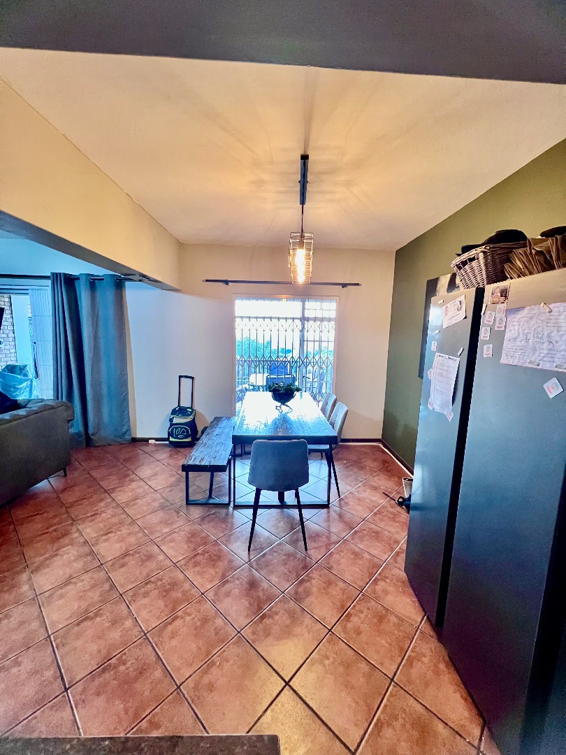 3 Bedroom Property for Sale in La Montagne Gauteng