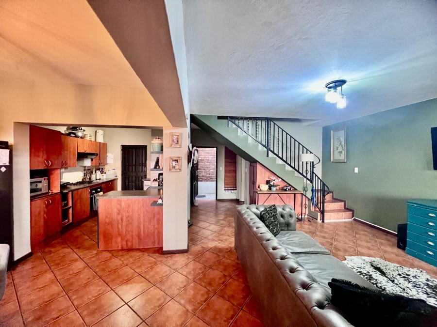 3 Bedroom Property for Sale in La Montagne Gauteng