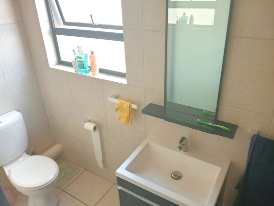 To Let 2 Bedroom Property for Rent in Oakdene Gauteng