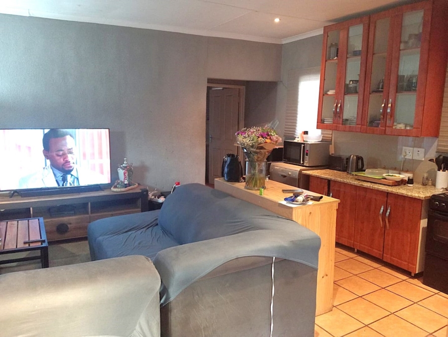 To Let 1 Bedroom Property for Rent in Mulbarton Gauteng
