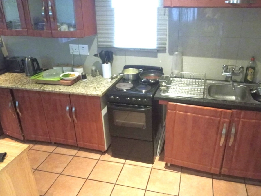To Let 1 Bedroom Property for Rent in Mulbarton Gauteng