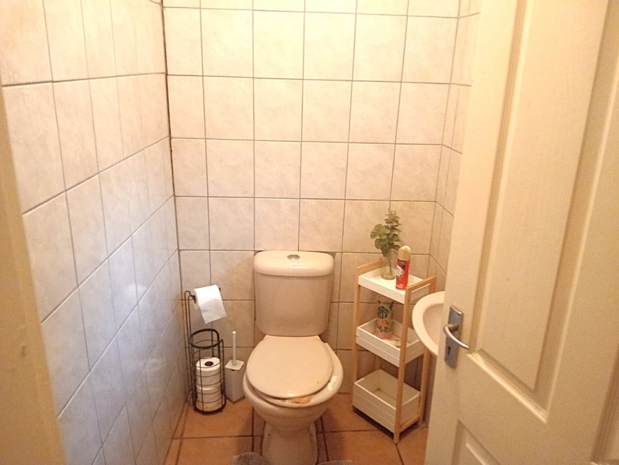 To Let 1 Bedroom Property for Rent in Mulbarton Gauteng