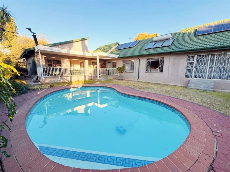 4 Bedroom Property for Sale in Van Riebeeck Park Gauteng