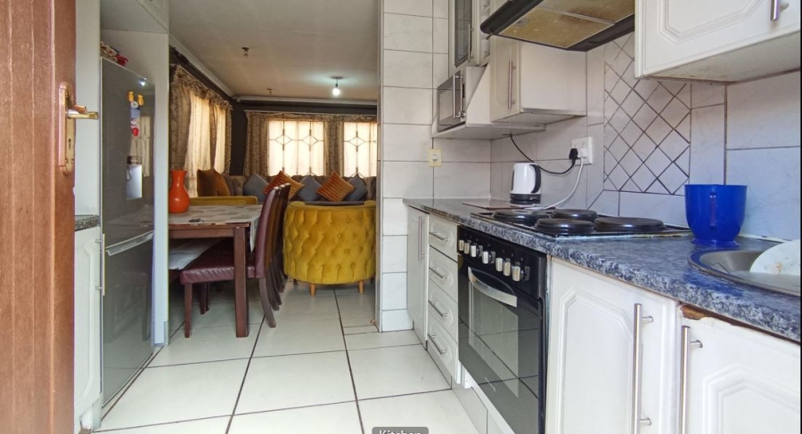 3 Bedroom Property for Sale in Clayville Gauteng