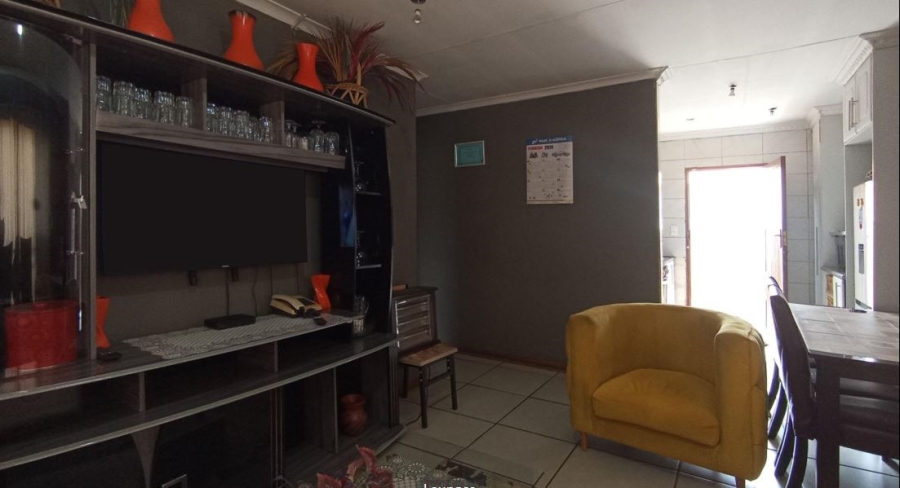 3 Bedroom Property for Sale in Clayville Gauteng