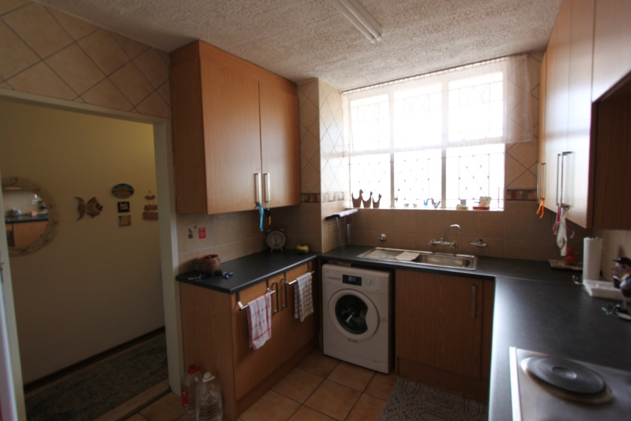 2 Bedroom Property for Sale in Queenswood Gauteng