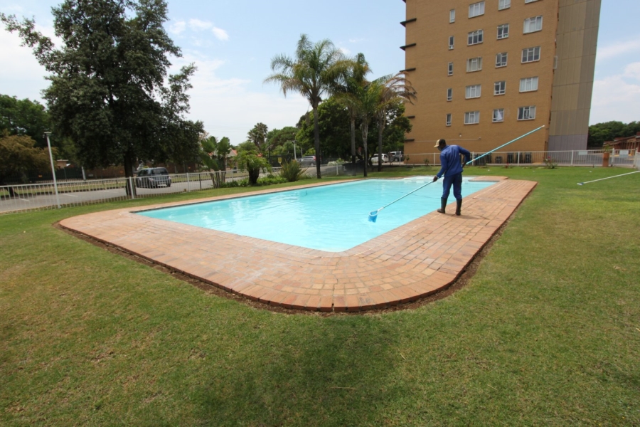 2 Bedroom Property for Sale in Queenswood Gauteng