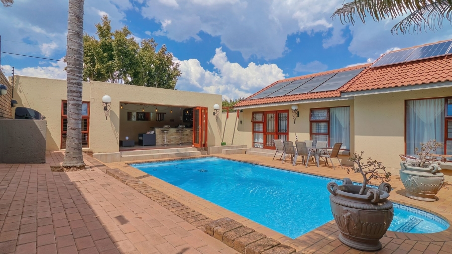 3 Bedroom Property for Sale in Boskruin Gauteng