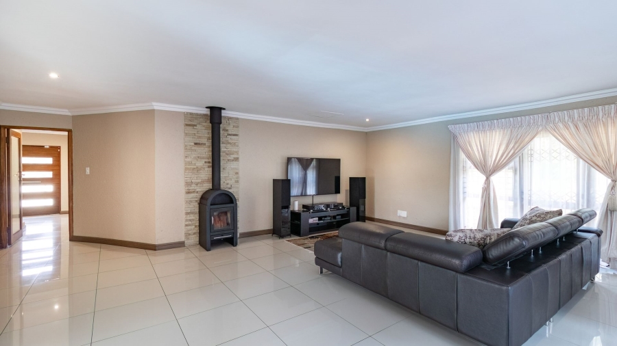 3 Bedroom Property for Sale in Boskruin Gauteng