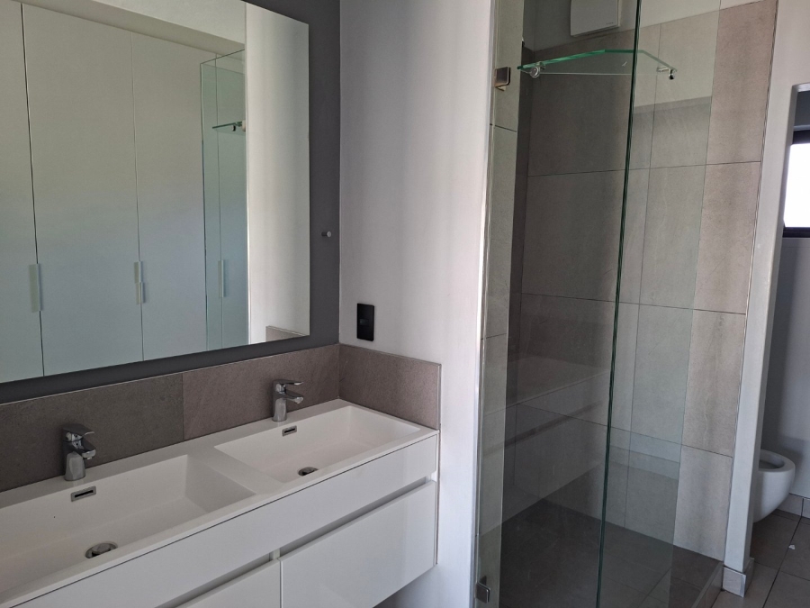 1 Bedroom Property for Sale in Waterkloof Gauteng