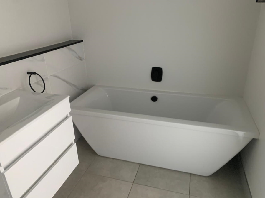 To Let 3 Bedroom Property for Rent in Waterfall View Gauteng