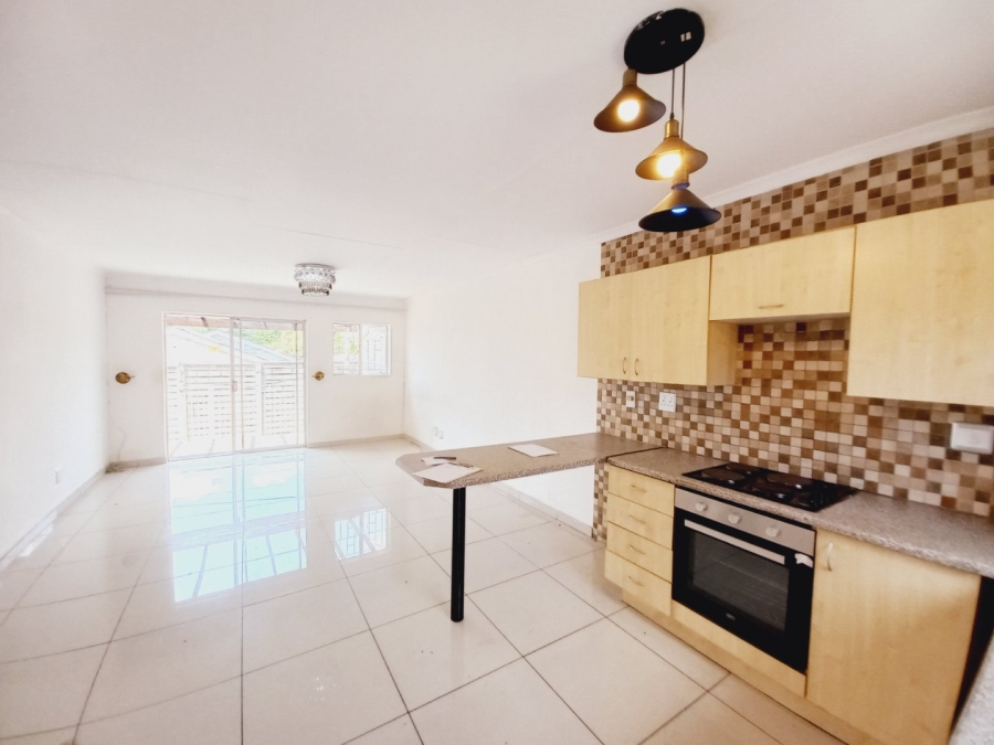 2 Bedroom Property for Sale in Greenstone Hill Gauteng