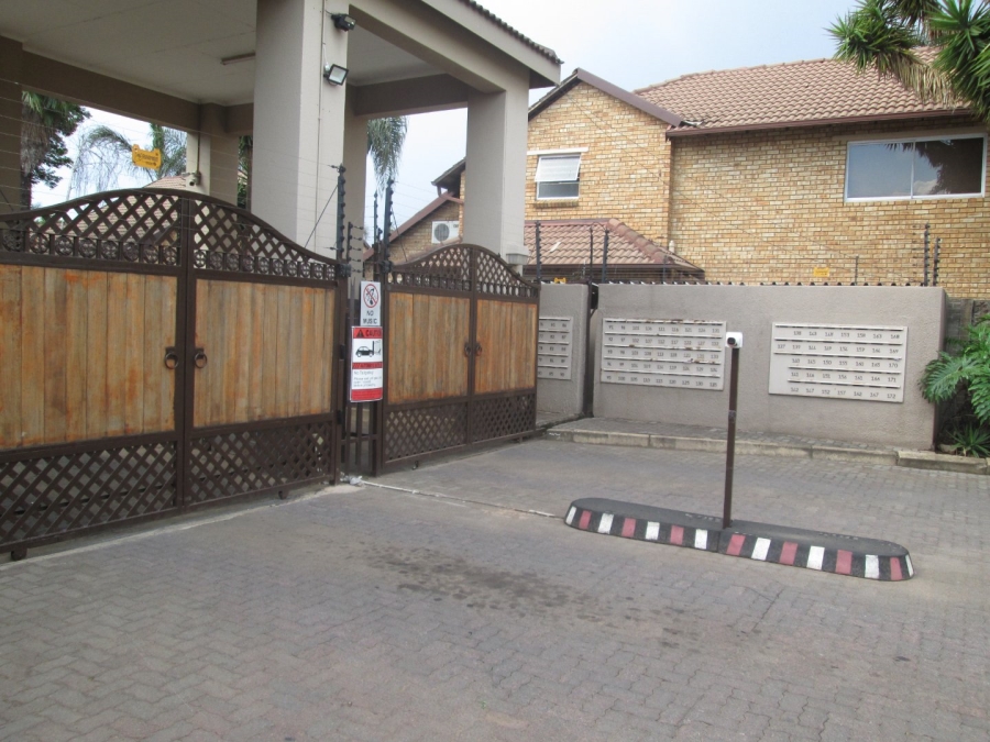 2 Bedroom Property for Sale in Bonaero Park Gauteng