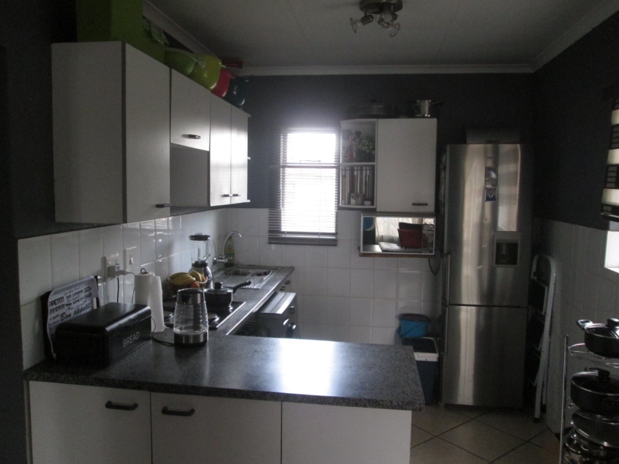2 Bedroom Property for Sale in Bonaero Park Gauteng