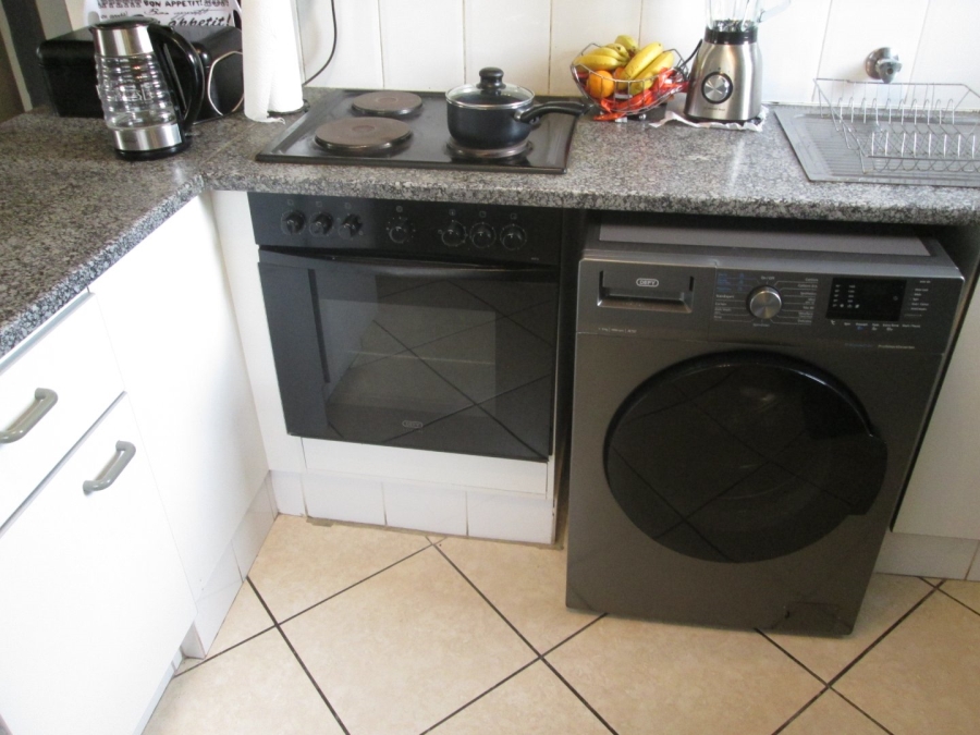 2 Bedroom Property for Sale in Bonaero Park Gauteng