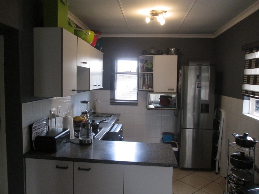 2 Bedroom Property for Sale in Bonaero Park Gauteng
