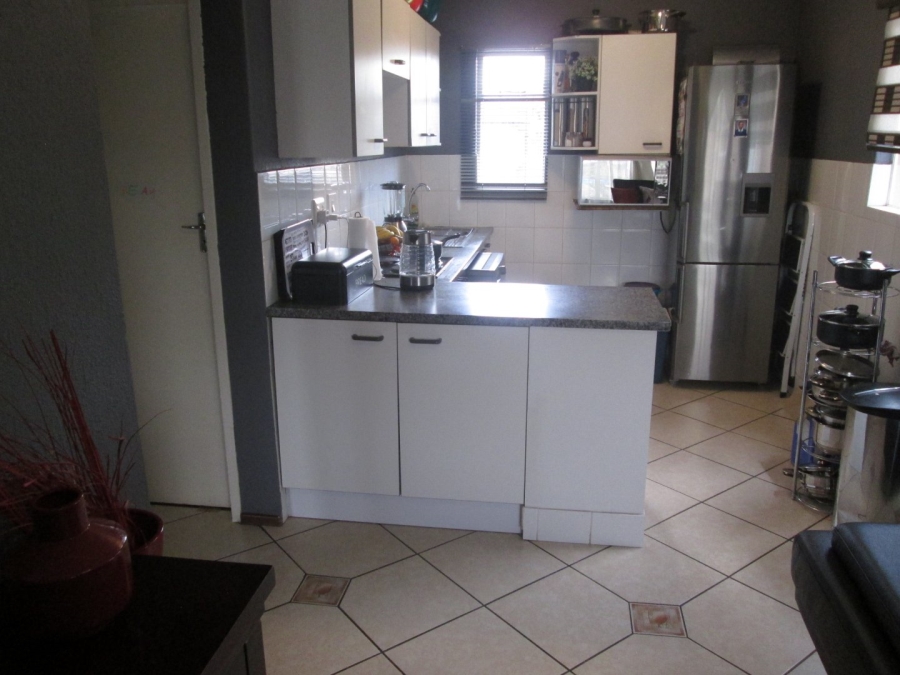 2 Bedroom Property for Sale in Bonaero Park Gauteng