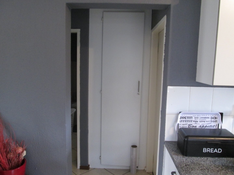 2 Bedroom Property for Sale in Bonaero Park Gauteng