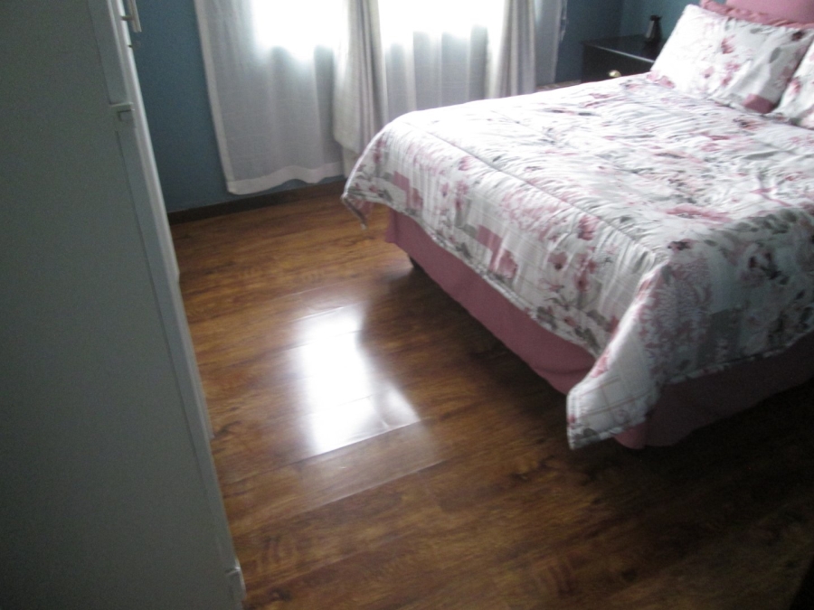 2 Bedroom Property for Sale in Bonaero Park Gauteng