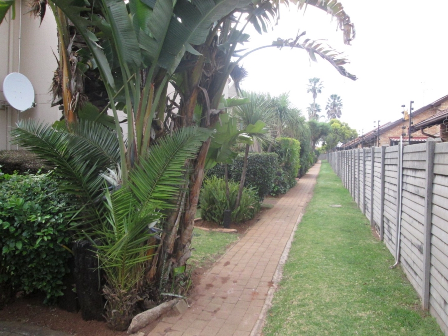 2 Bedroom Property for Sale in Bonaero Park Gauteng