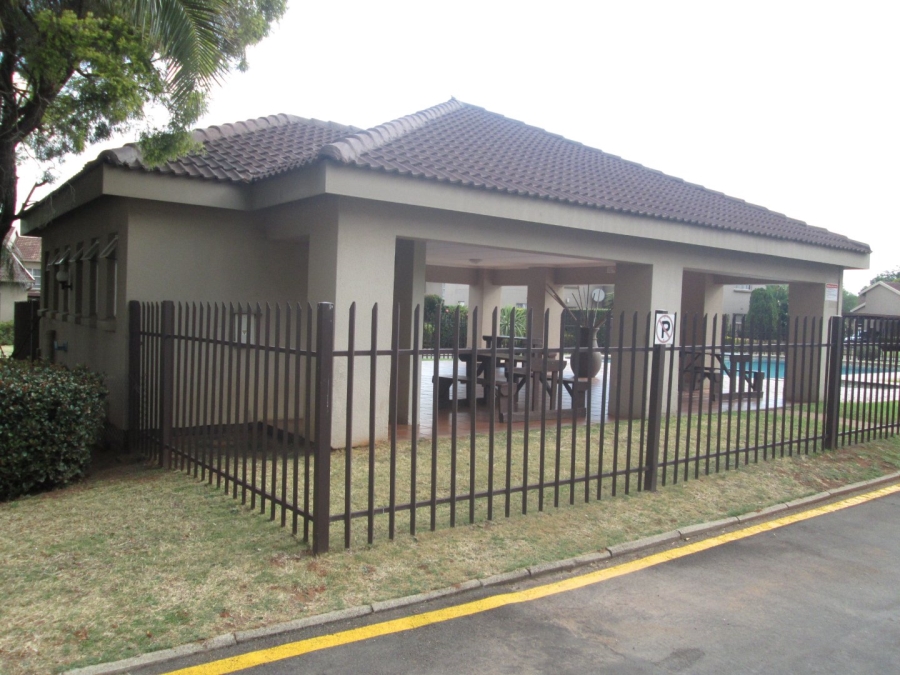 2 Bedroom Property for Sale in Bonaero Park Gauteng