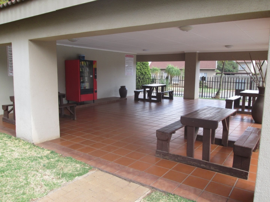 2 Bedroom Property for Sale in Bonaero Park Gauteng