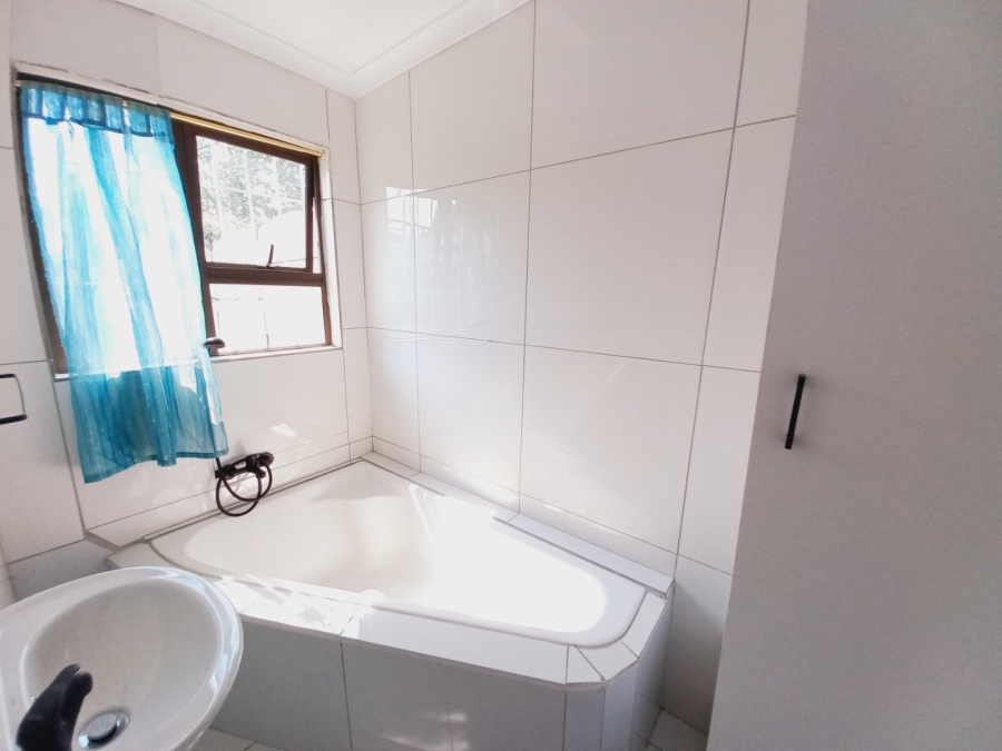 4 Bedroom Property for Sale in Gerdview Gauteng