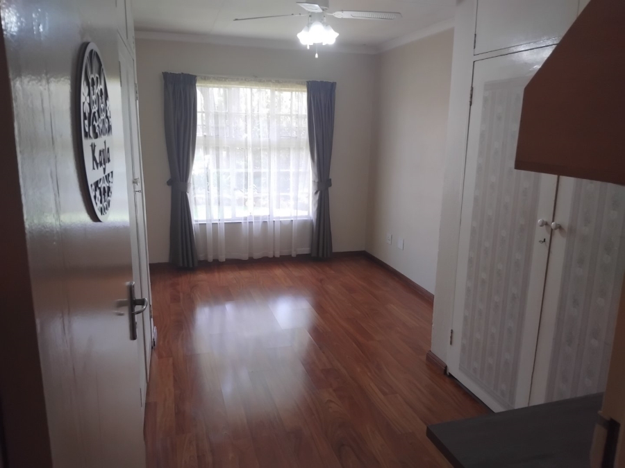 5 Bedroom Property for Sale in Marais Steyn Park Gauteng